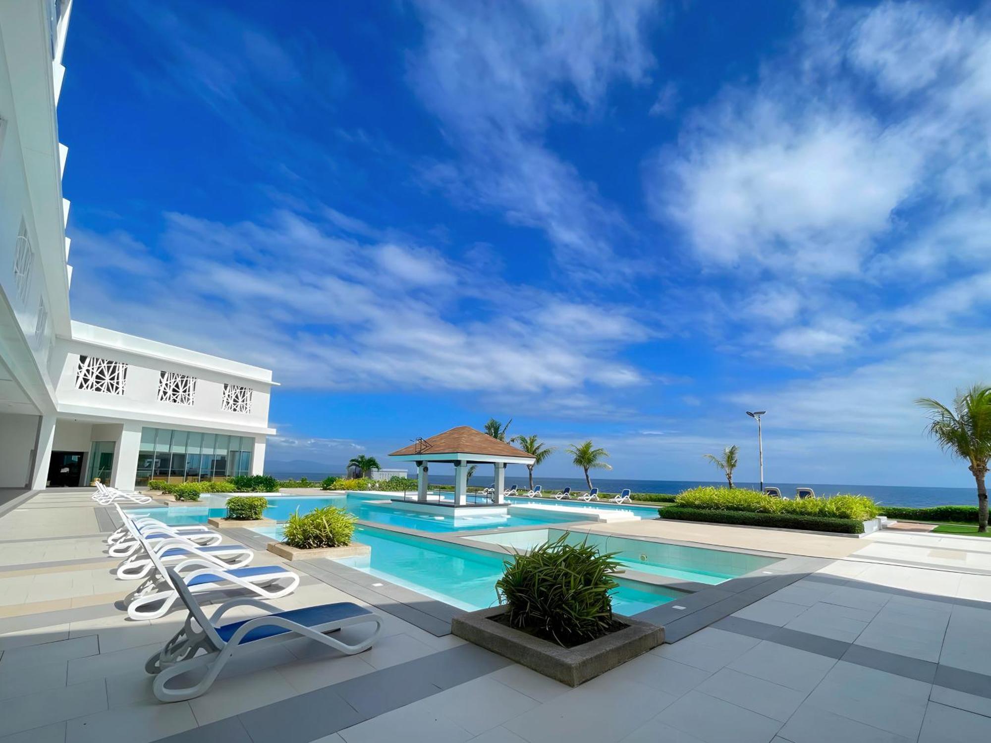 Arterra Seaview Resort Мактан Экстерьер фото